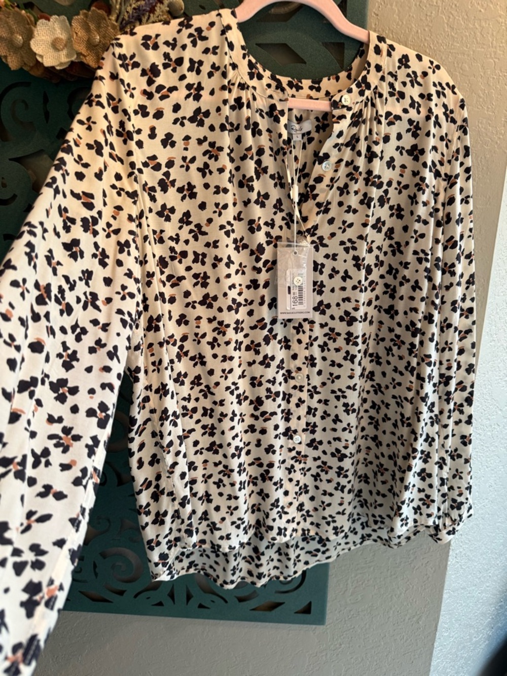 Rails Cream Long-Sleeve Printed Blouse with Cheetah Floral Print NWT - Picture 4 of 7
